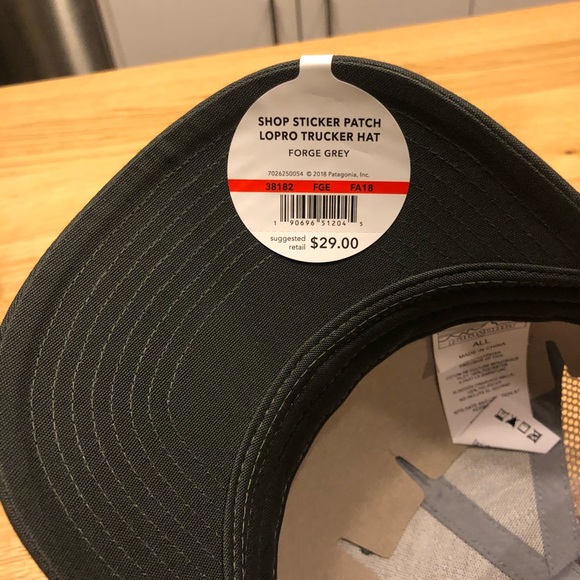 NWT Patagonia Low Crown Trucker Hat Logo One Size - Picture 3 of 4